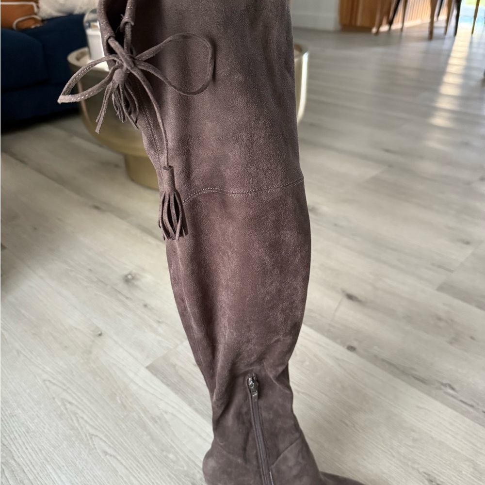 Elegant Grey Marc Fisher Suede Women's Boots